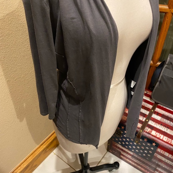 Light and small cardigan great to wear with sleeves blouses or dresses size M - Picture 2 of 9